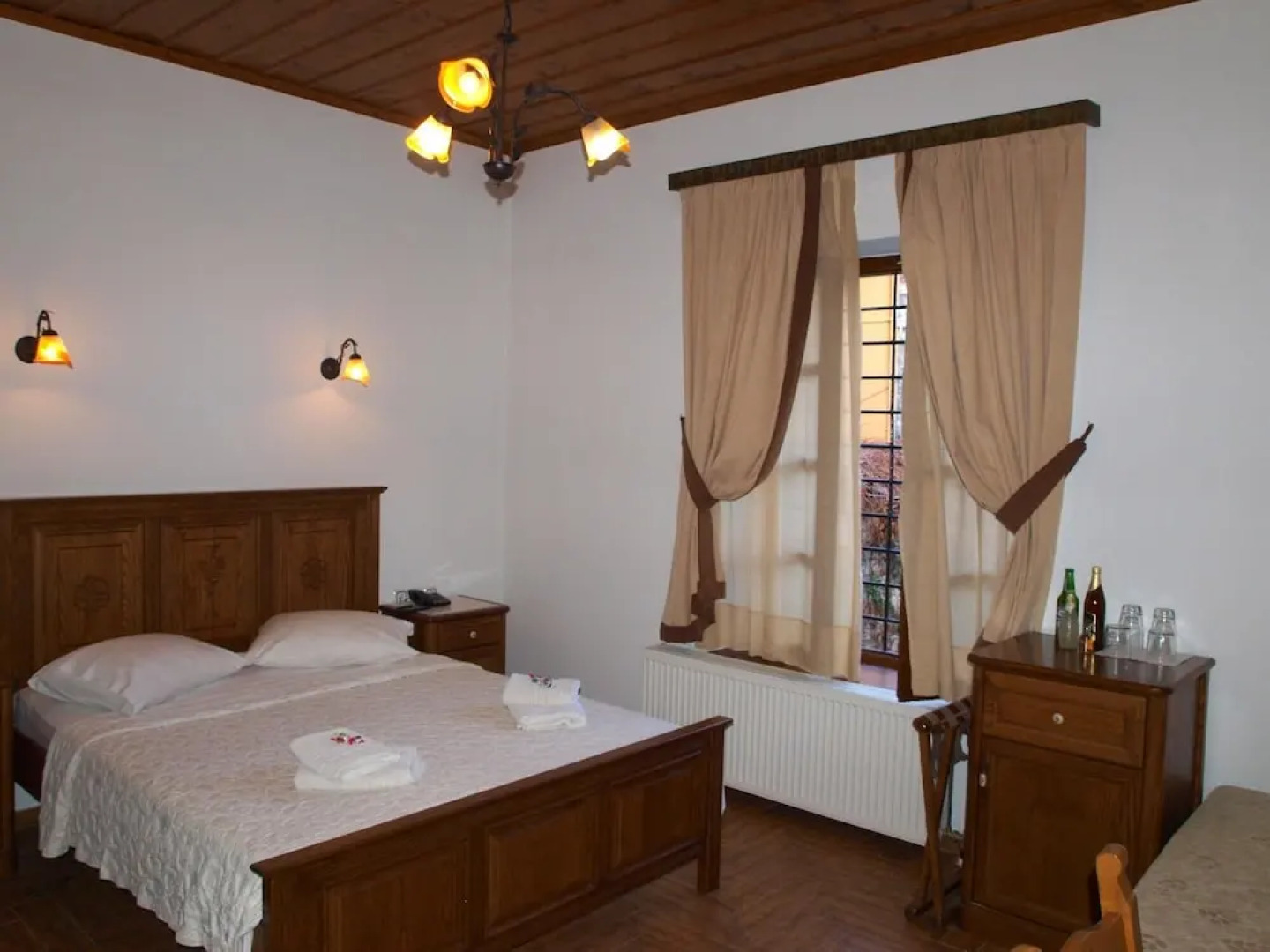 Heliodora Deluxe Triple Room 6