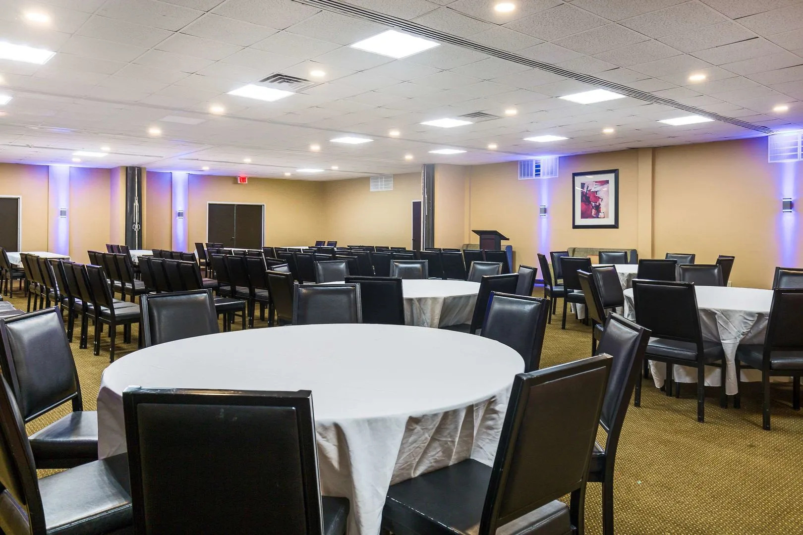 Clarion Inn & Suites Stroudsburg - Poconos