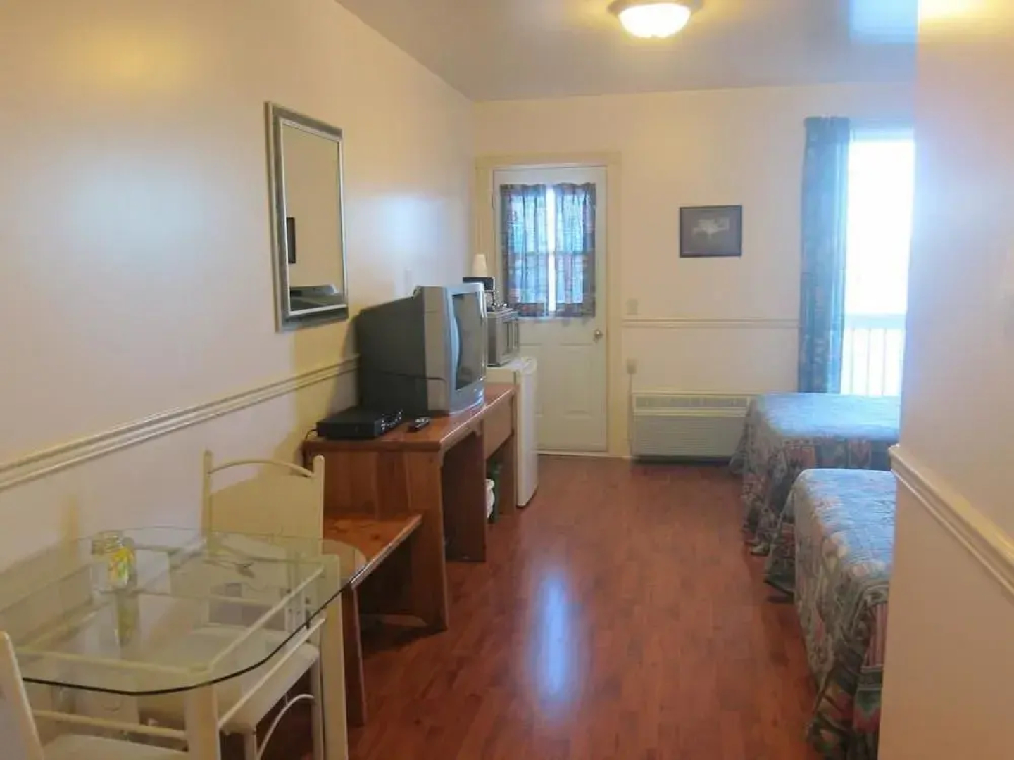 Shoreline Suites