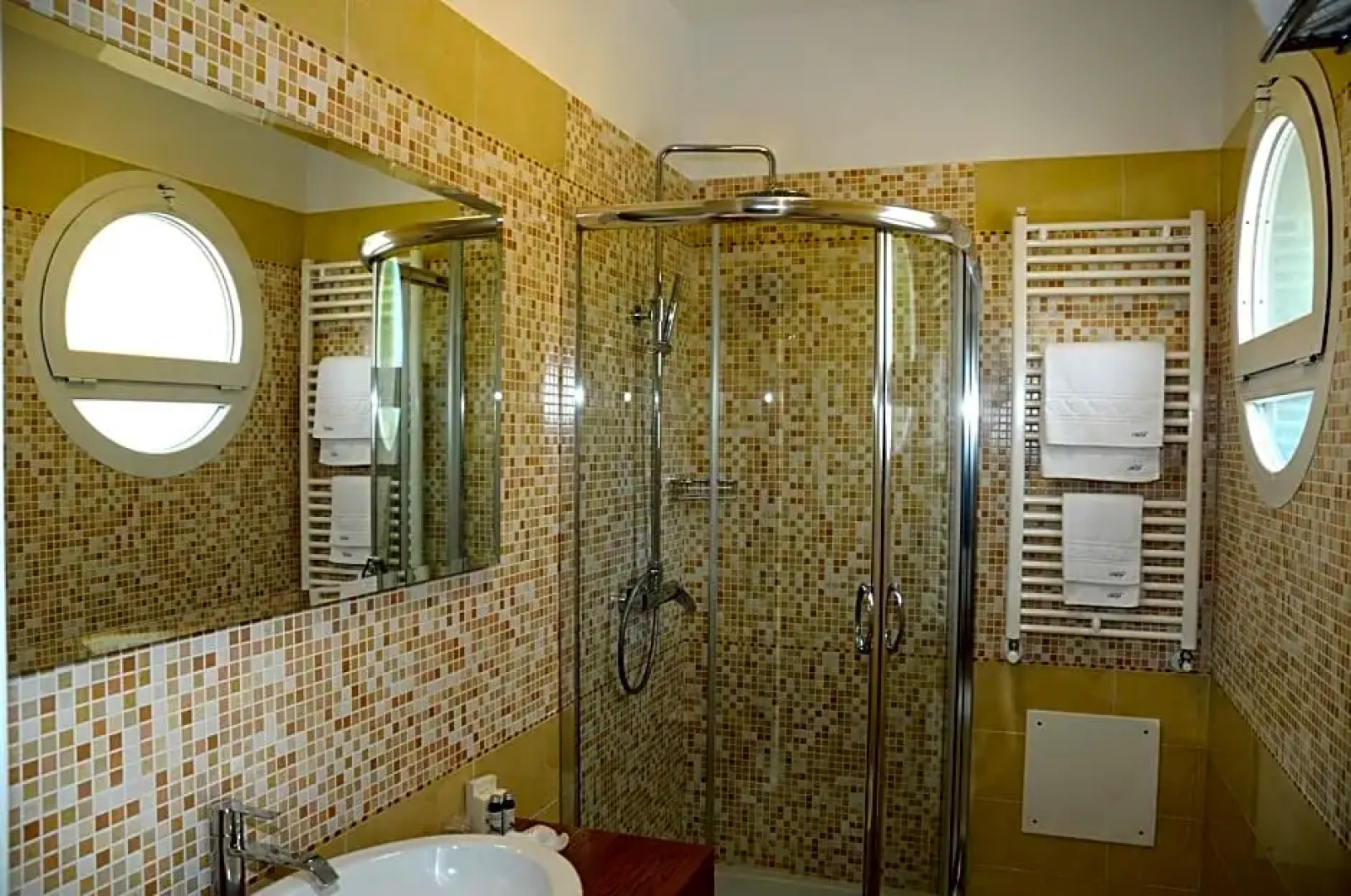 Falli Exclusive Rooms And Breakfast