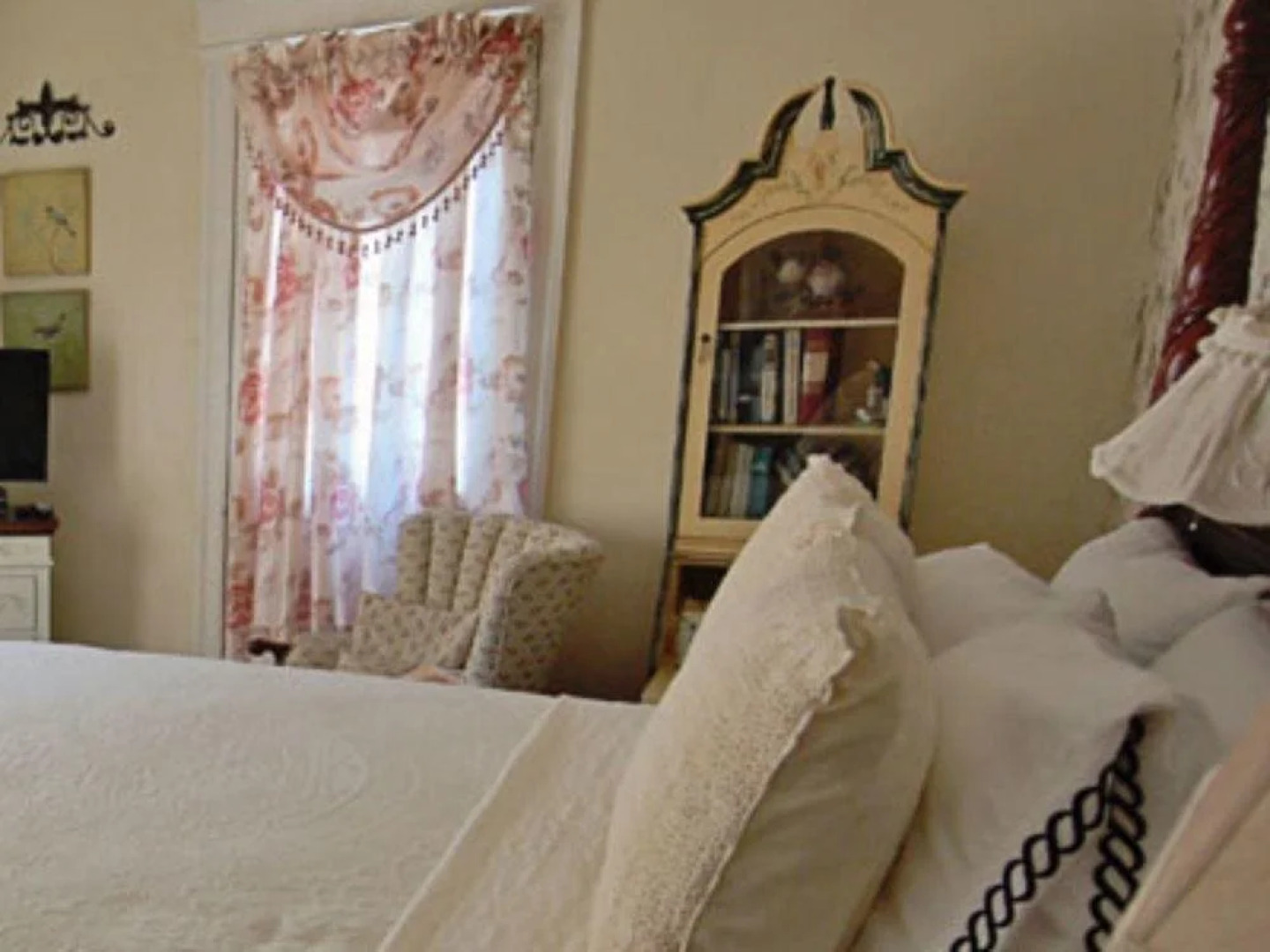 The Inn on Holly Bed and Breakfast