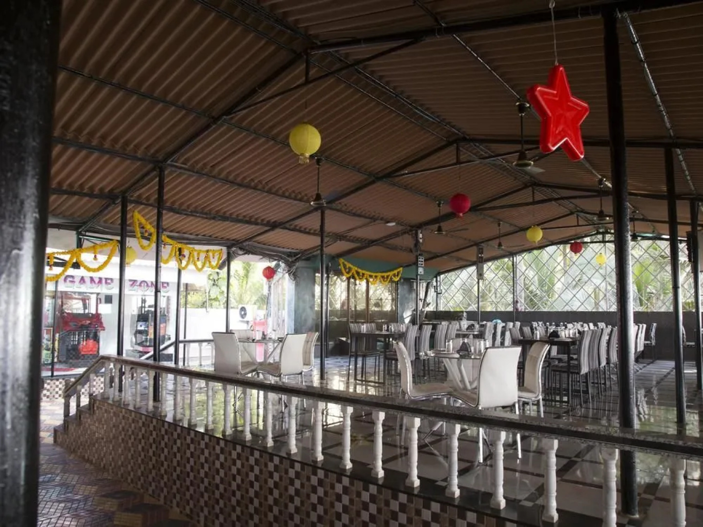 OYO Premium Devka Beach Garden 2