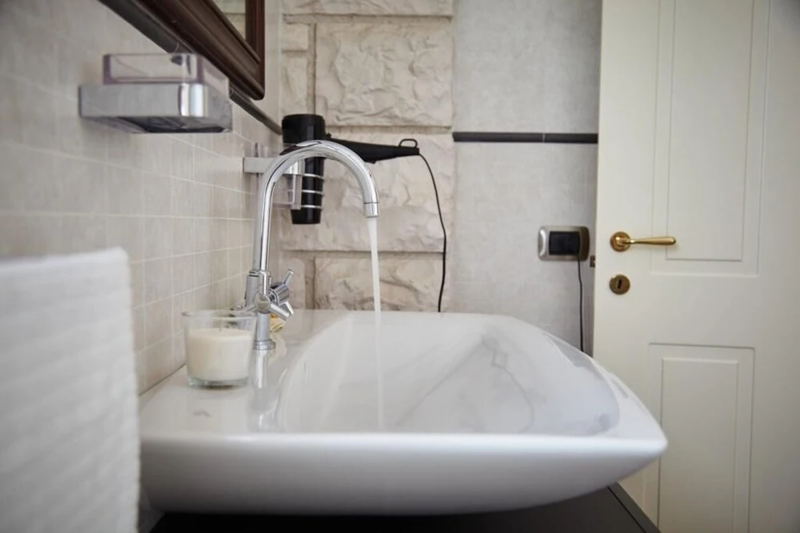 B B D Aprile Camera Glicine