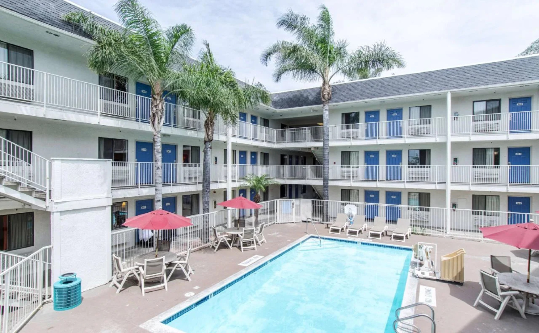 Motel 6 Buena Park, CA - Knotts Berry Farm - Disneyland