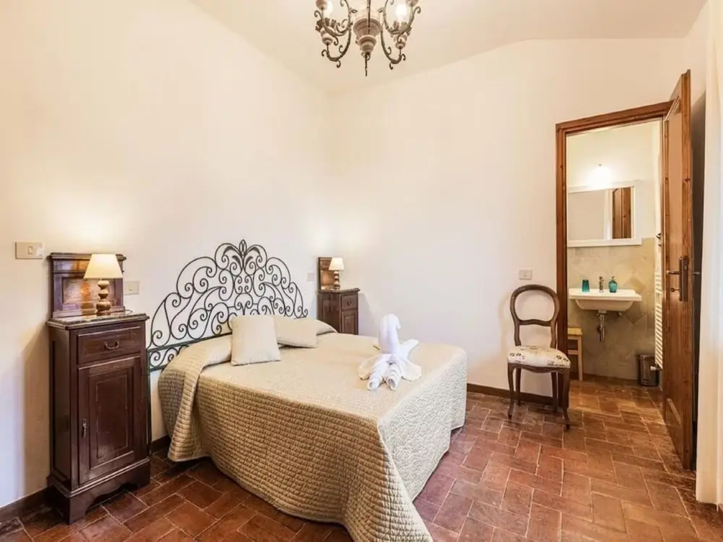 Agriturismo Poggio di Montepescoli - L'aia