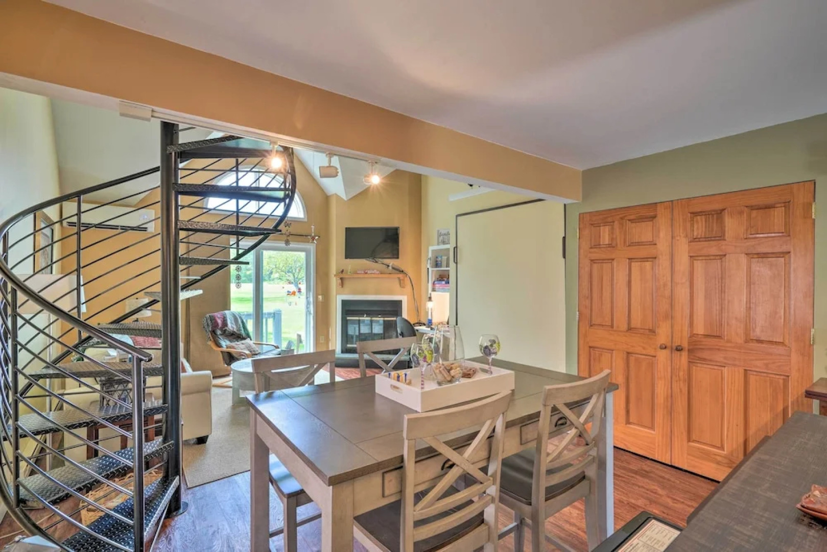 Townhome w/ Fireplace - Walk to Chairlift!