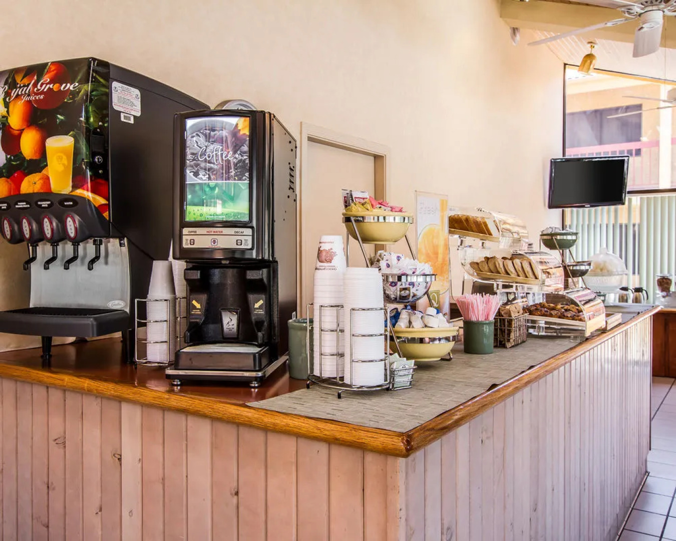 American Inn and Suites