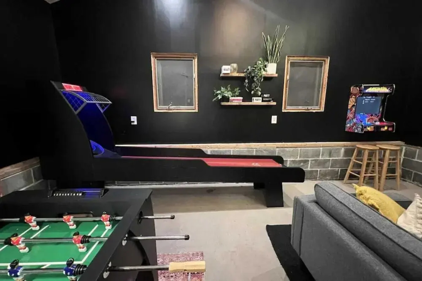 Lakeshore Oasis by Avantstay Private Beach, Views, Hot Tub, Volleyball