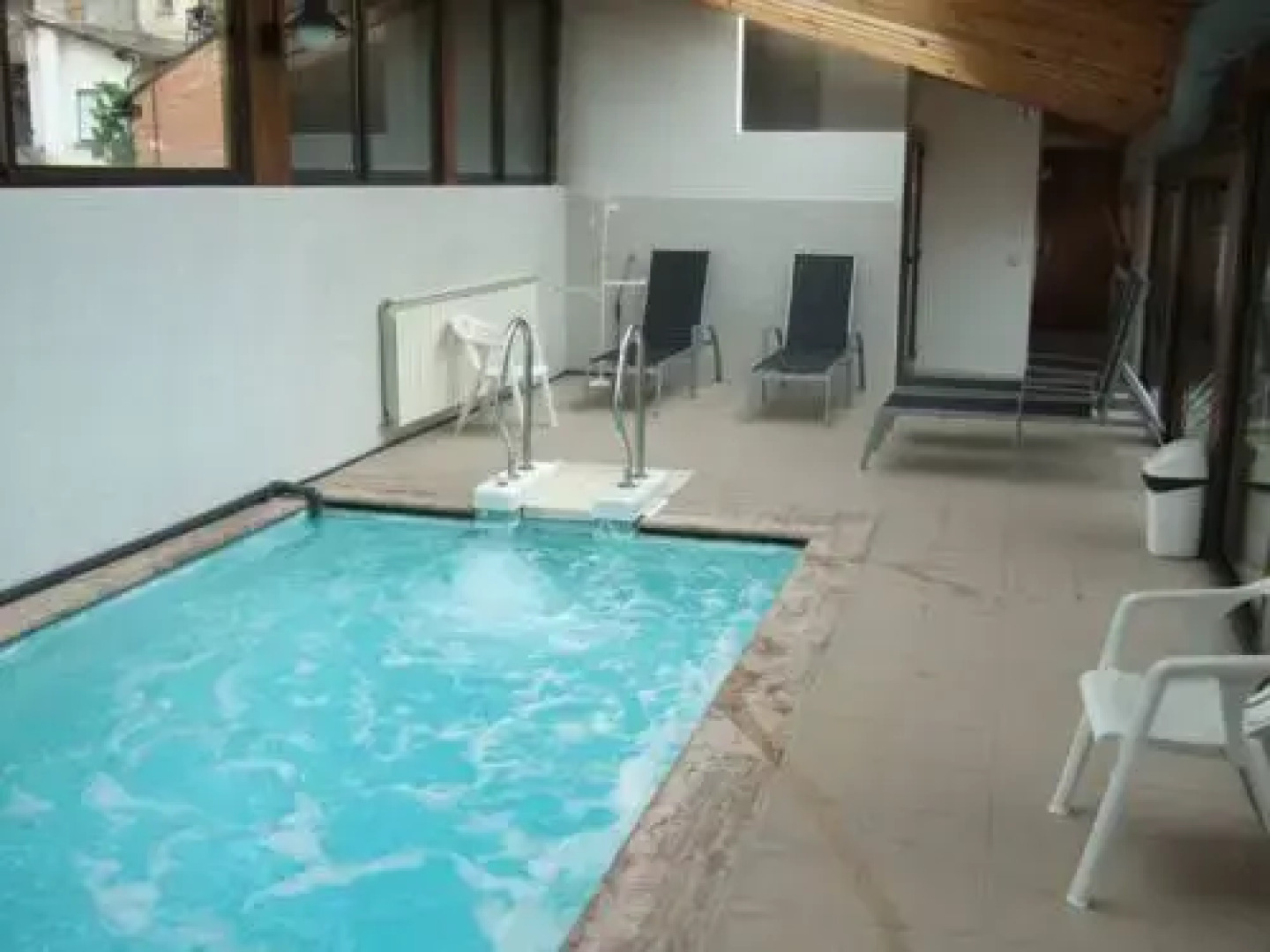 Aparthotel les Corts