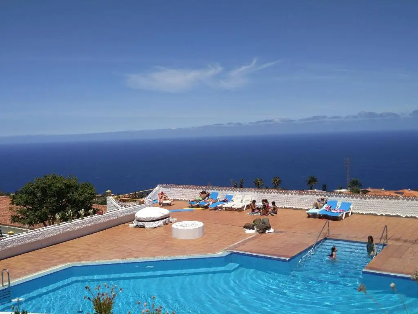 Luminous Studio in quiet area