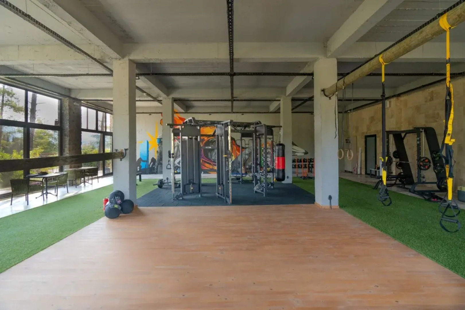 Izz Getaway – Adults Only