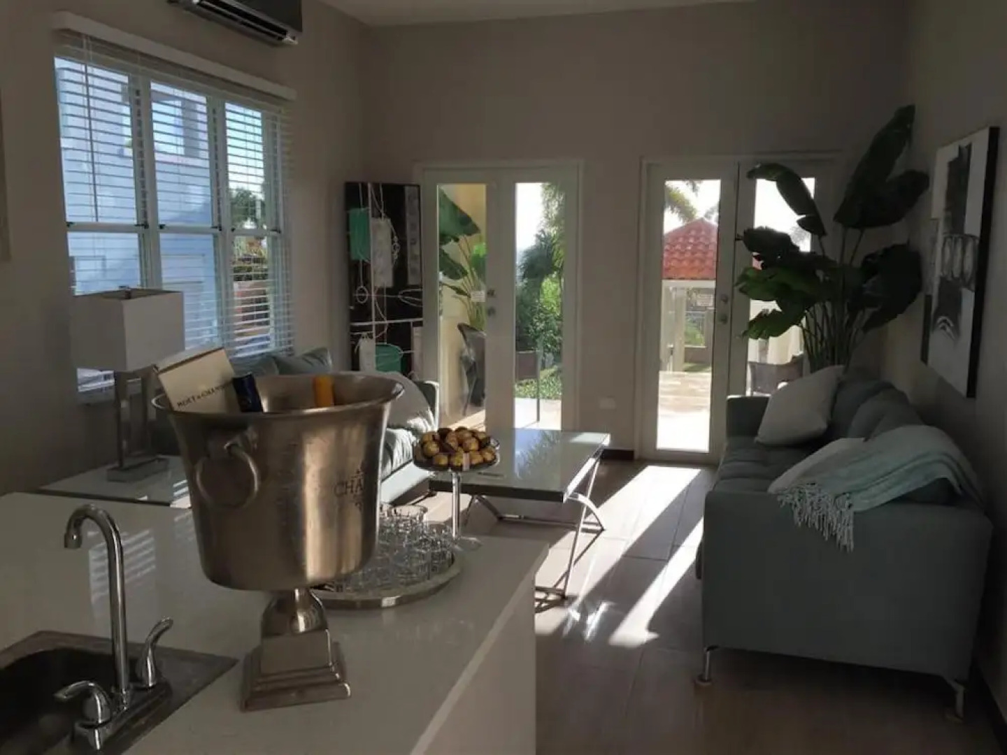 Castle Garden Recently Remodeled Luxury House With Ocean View Generator 51