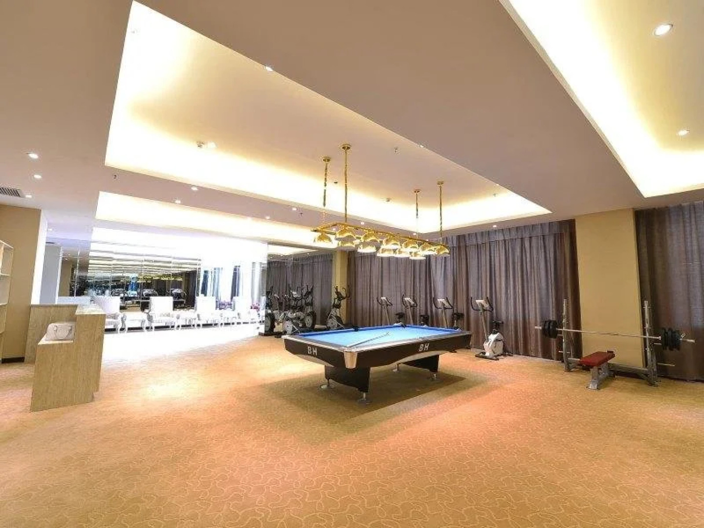 Huang He  International   Hotel