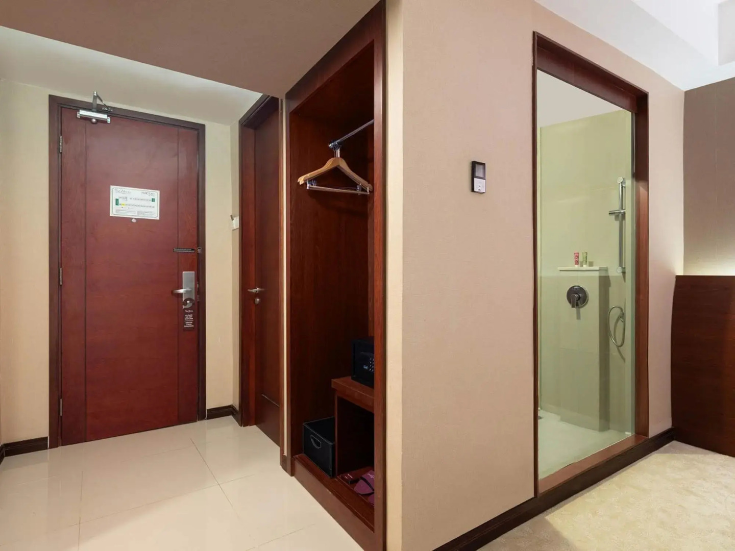 S Box Sukhumvit Hotel