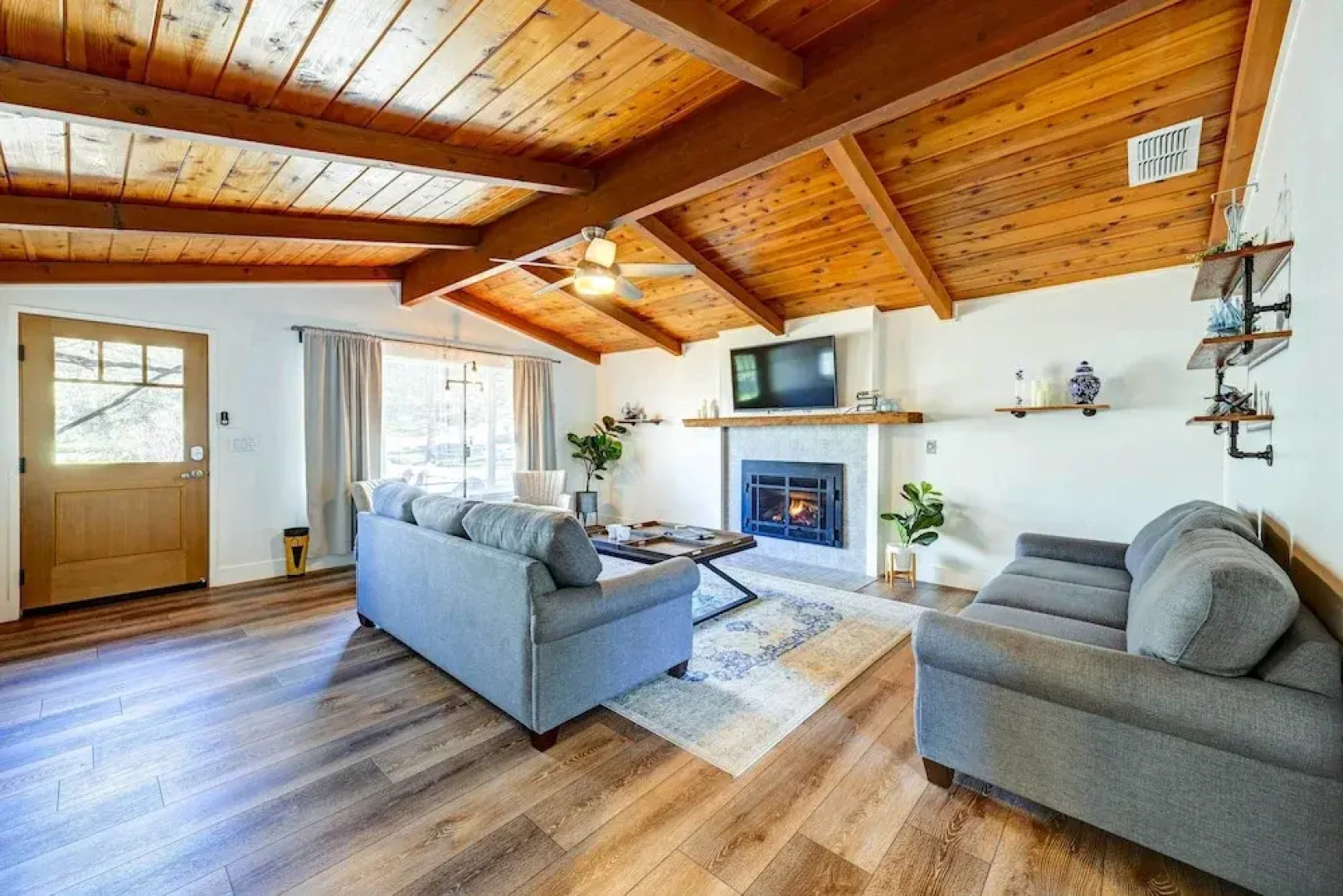 Dog-friendly Oakhurst Home: Walk to Downtown!