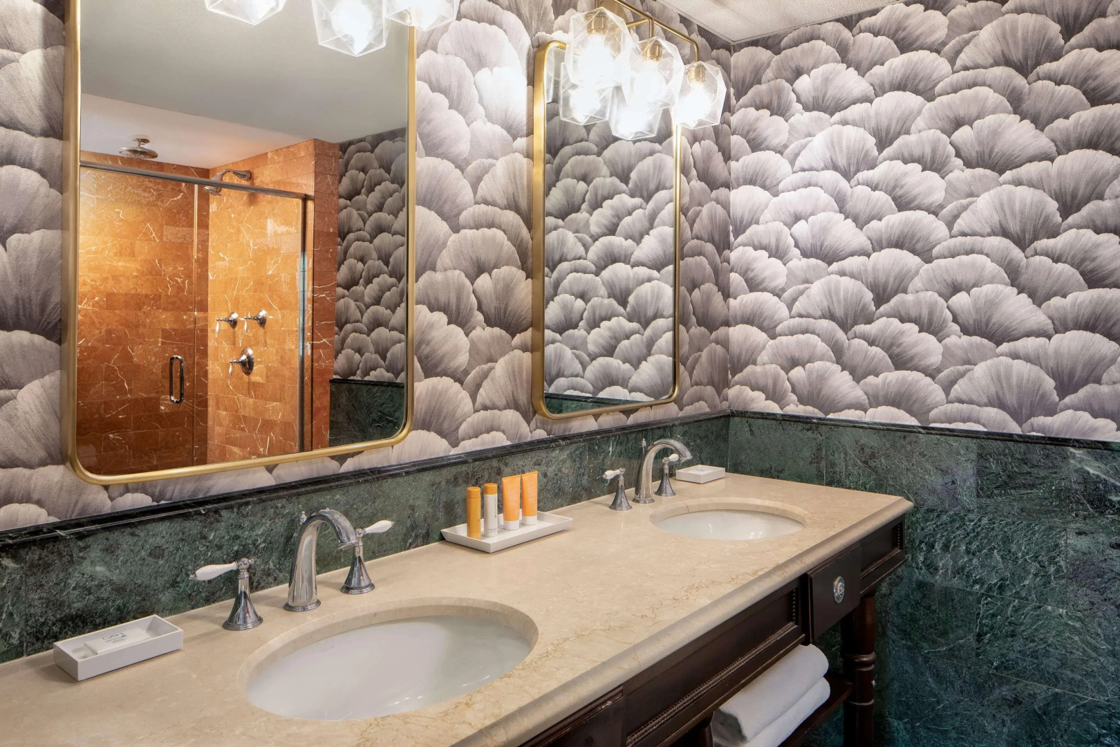 Amway Grand Plaza, Curio Collection by Hilton