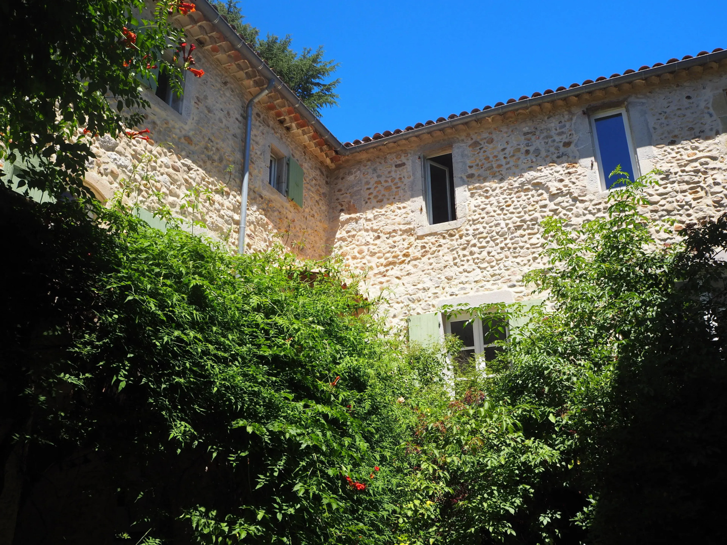 Les Cailloux Dorés