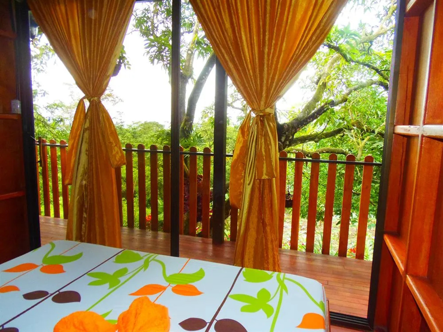 Hotel Heliconias Nature Inn & Hot Springs