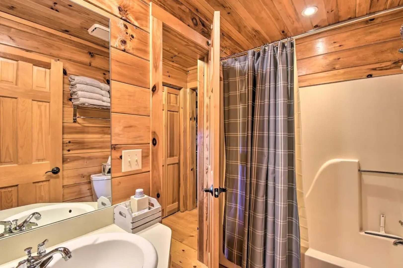 Bent Tree Cabin With Mountain & Lake Views!