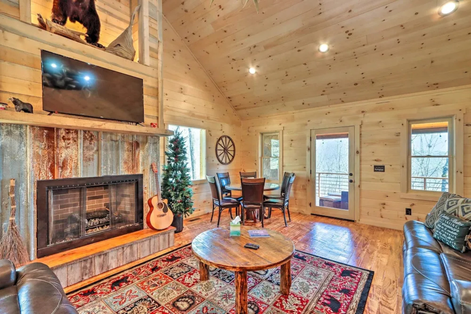Luxury Cabin Vacation Rental in Mineral Bluff