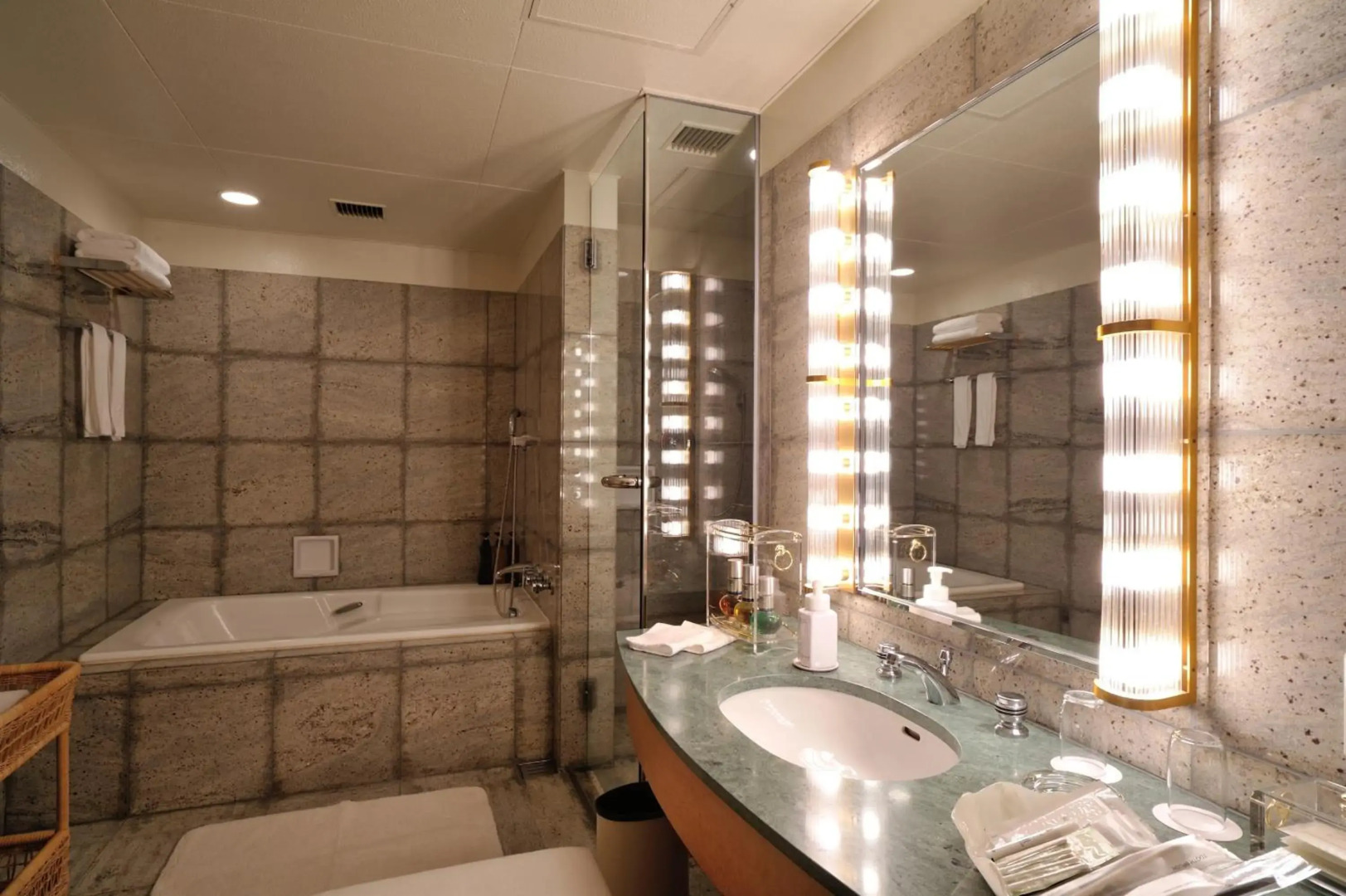 Hiroshima Airport Hotel