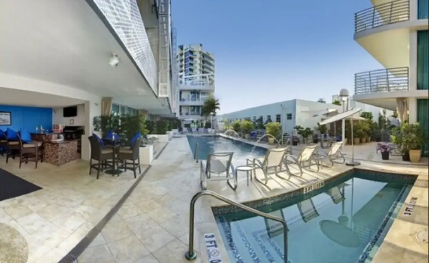 SoBe Ocean Drive Suites
