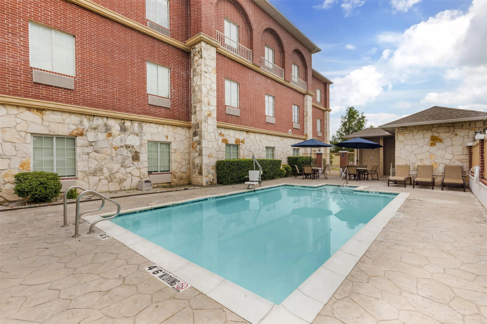 Best Western Red River Inn & Suites