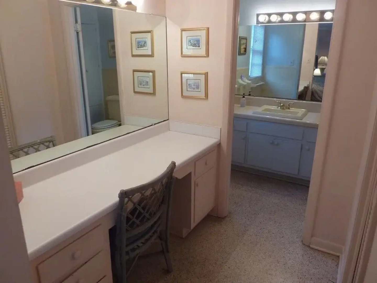 A Beachfront Palm House 5 Bedroom Home