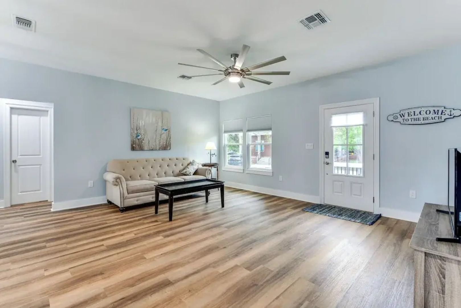 Walk to Beach & Harbor: Dtwn Pass Christian Home