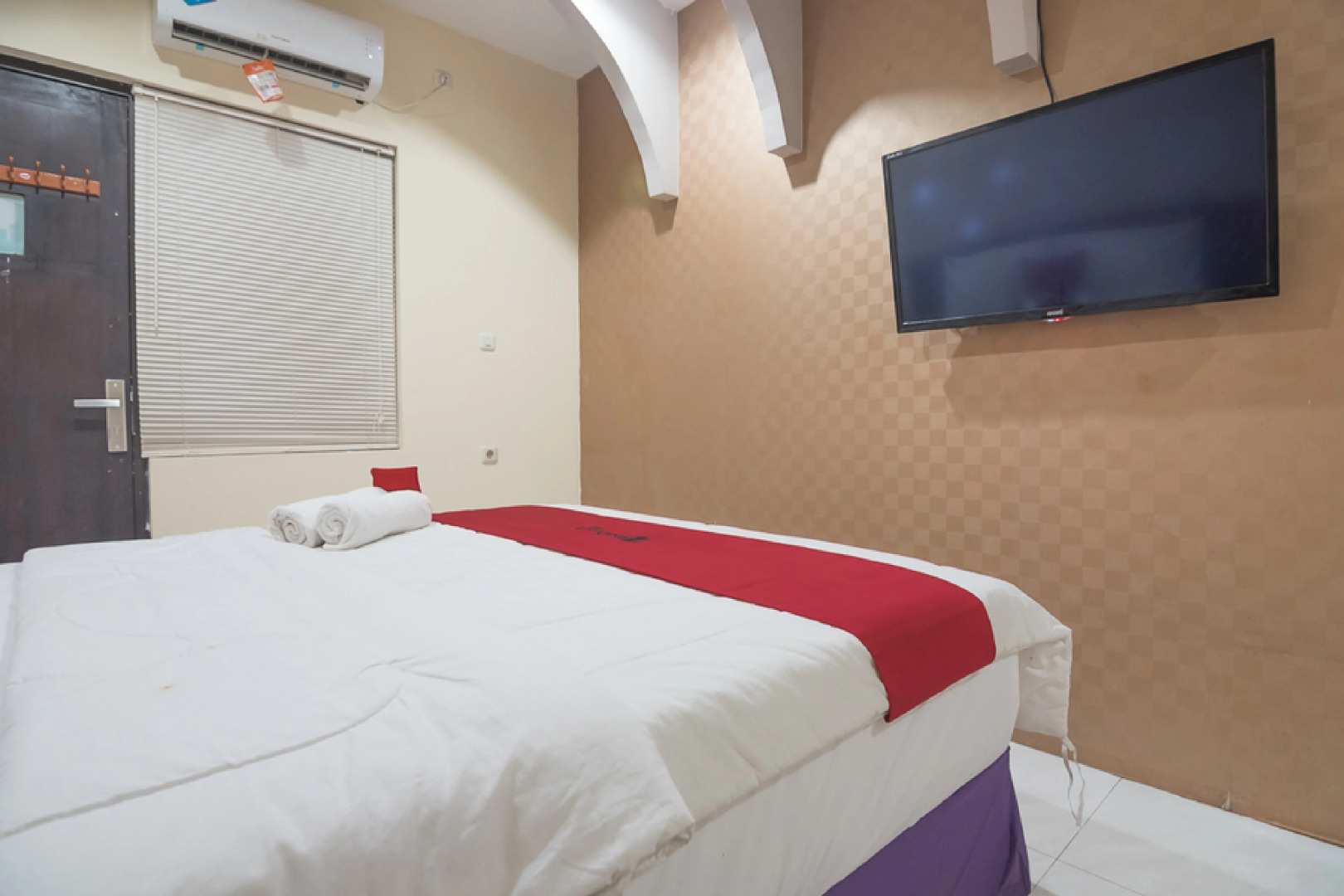 RedDoorz Premium @ Kahai Beach Lampung