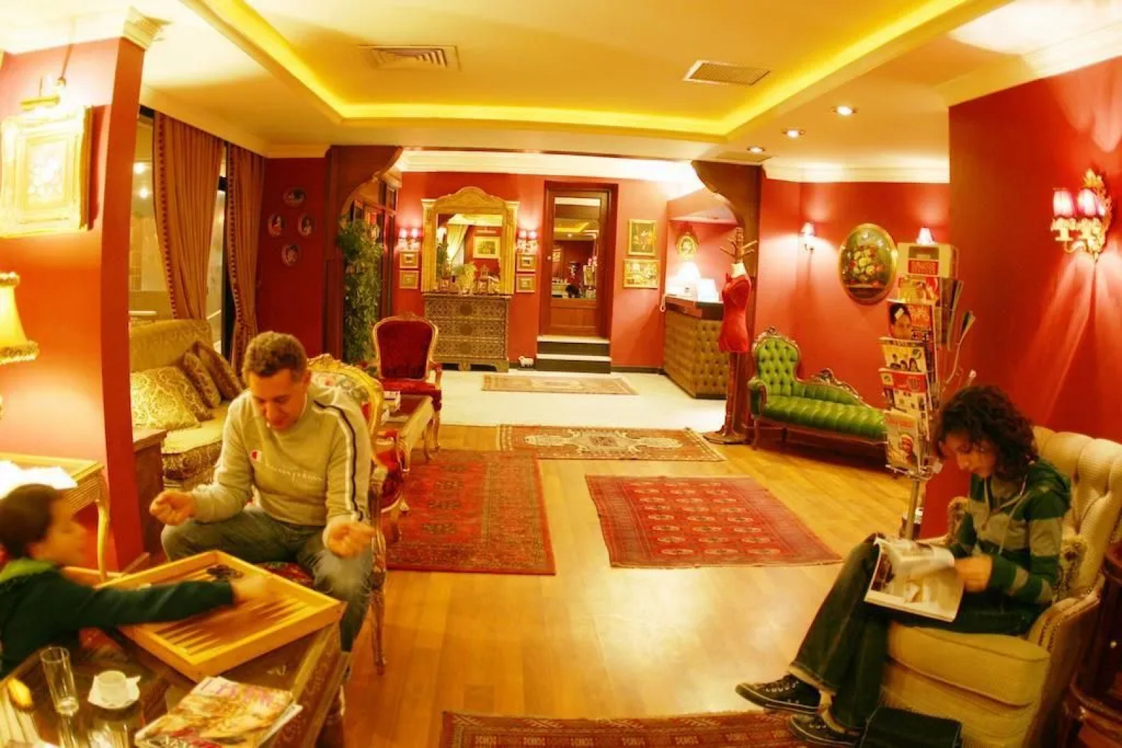 Gondola Hotel and Suites