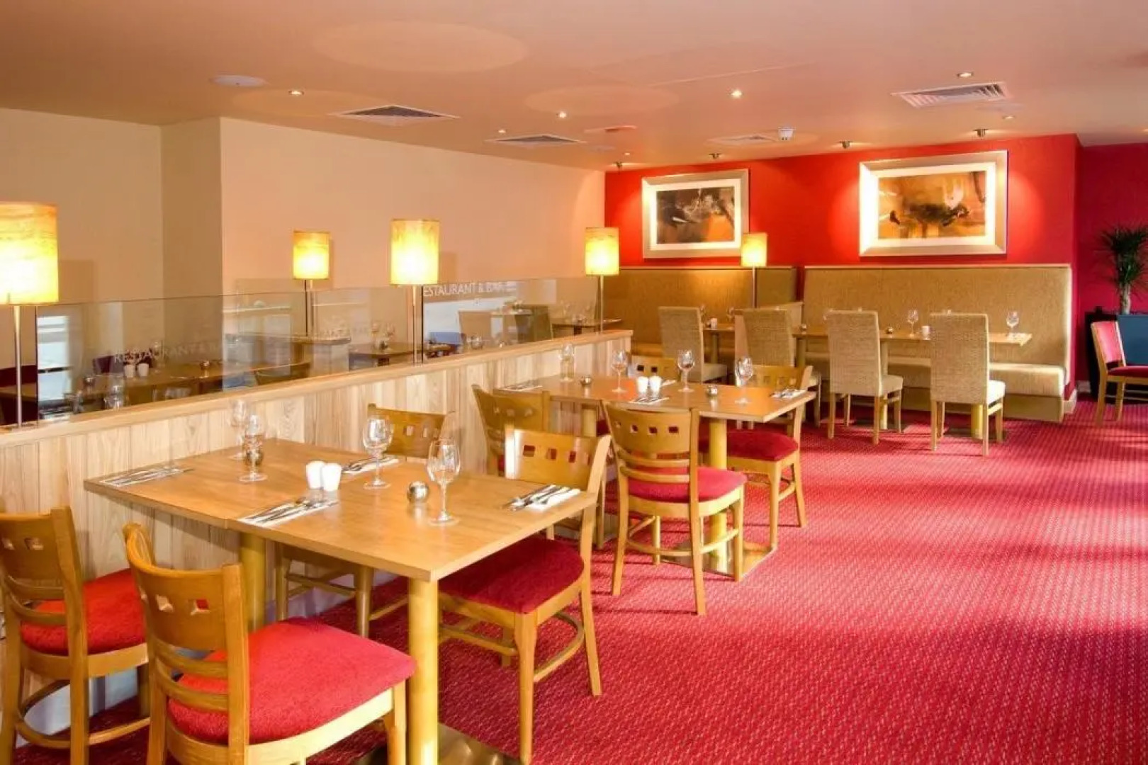 Premier Inn Leicester City Centre - Train Station