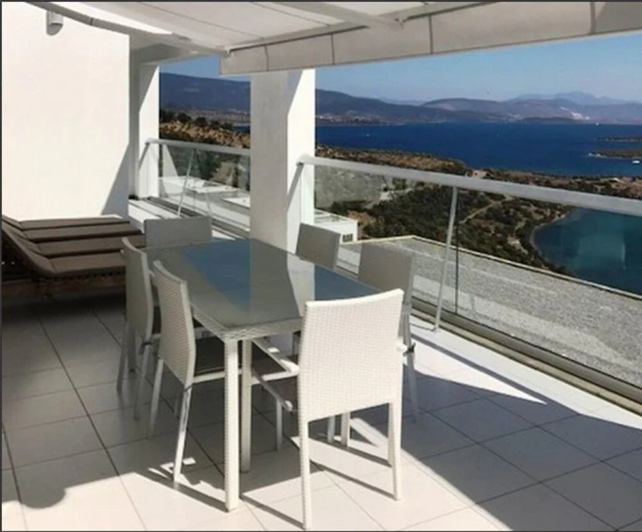 2 Bed Penthouse Apartment With Stunning Sea View
