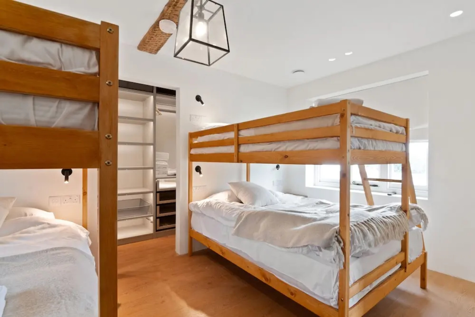 The Manor at Minstrel Court