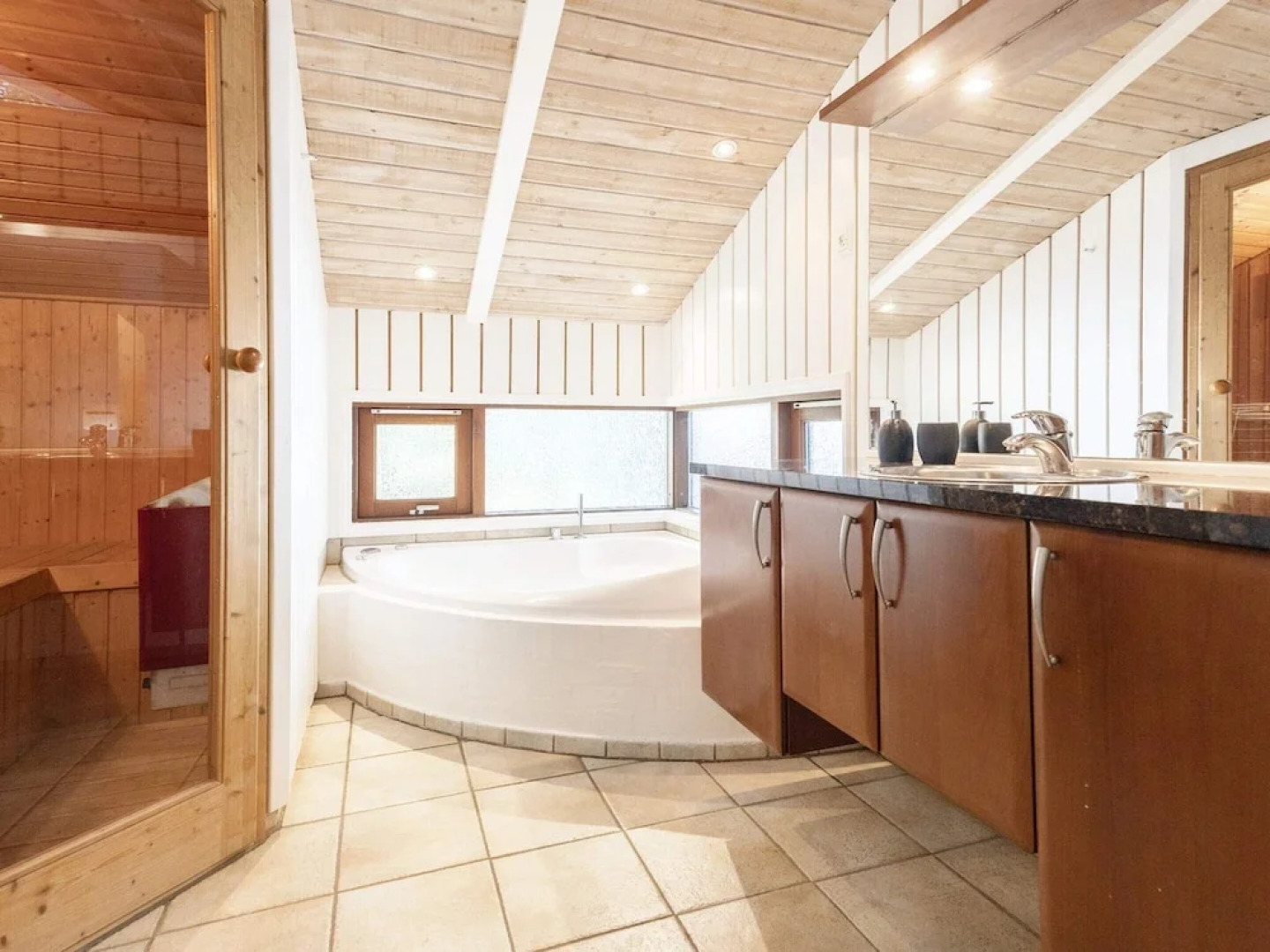 Luxury Retreat by Ho Bay - By Traum Ferienwohnungen