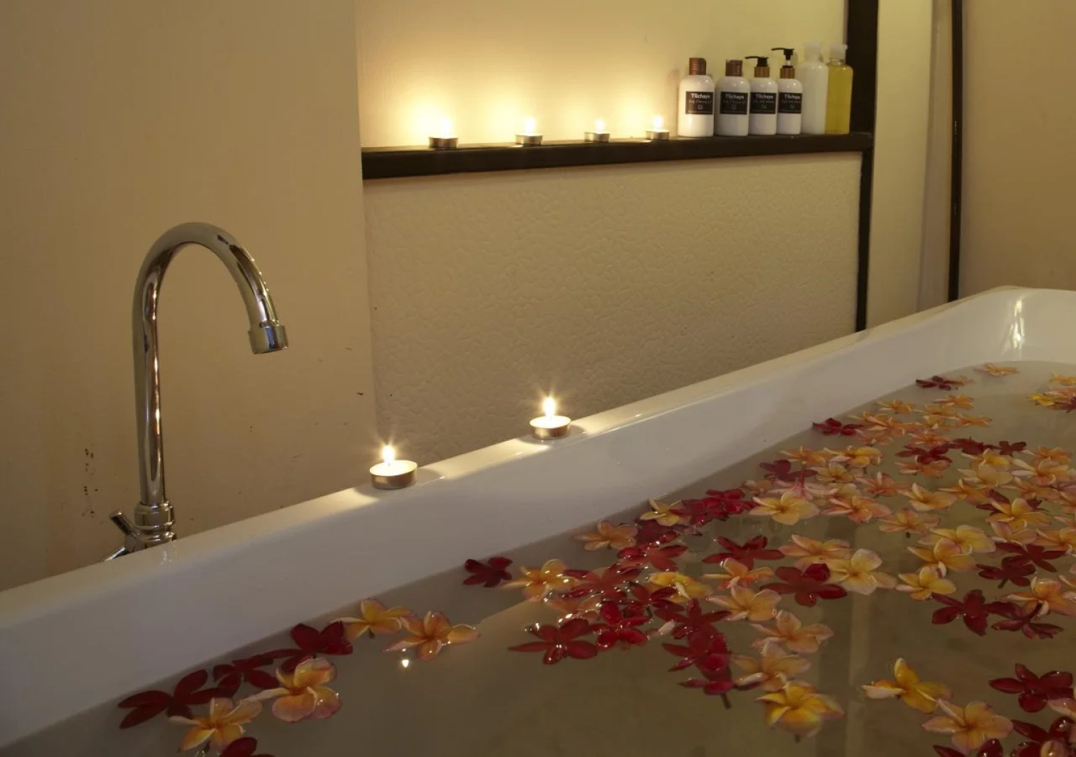 360 Tanawasin Resort & Spa