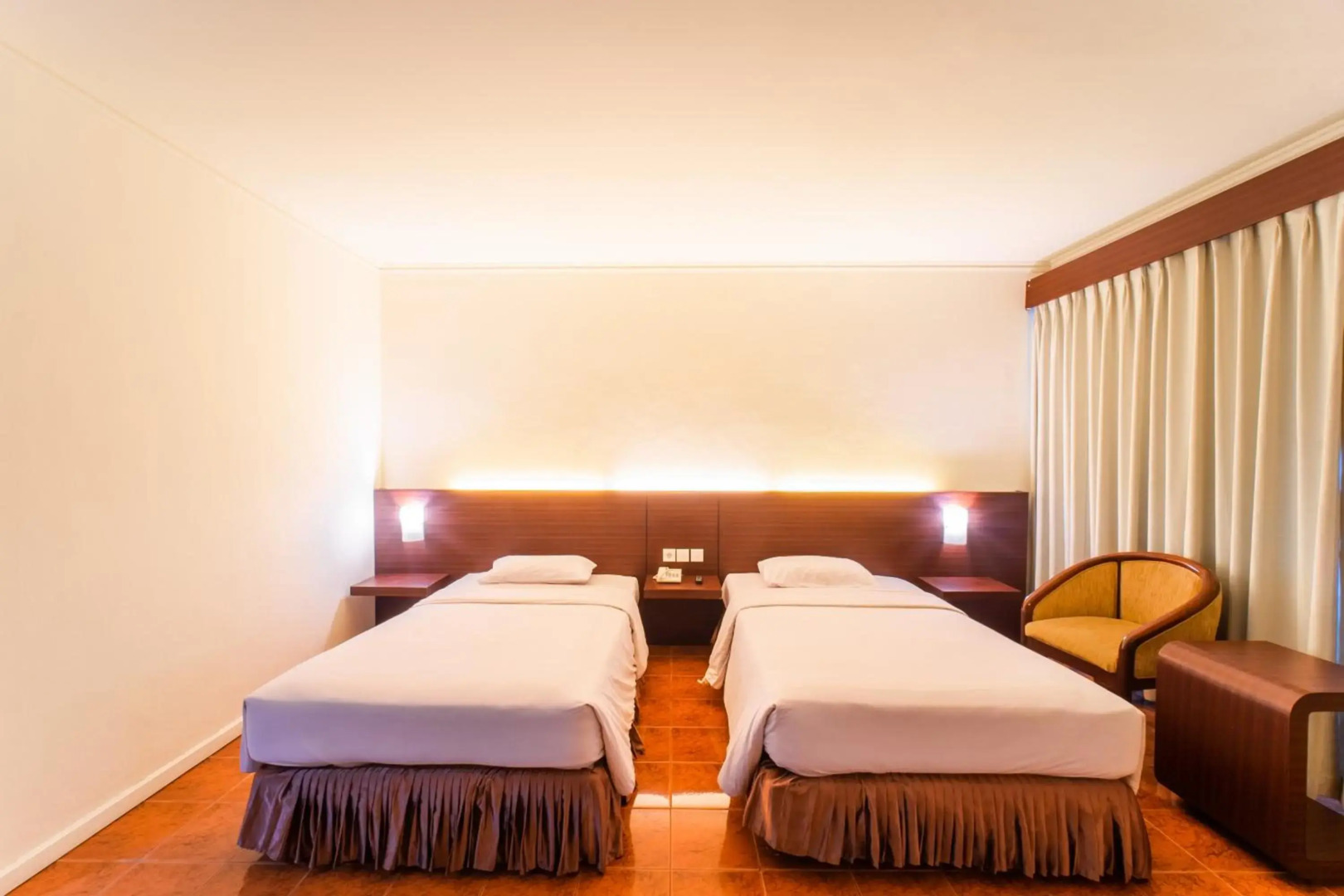 Capital O 1735 Adika Bahtera Hotel