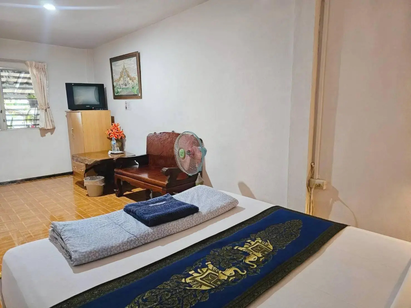 P California Inter Hostel