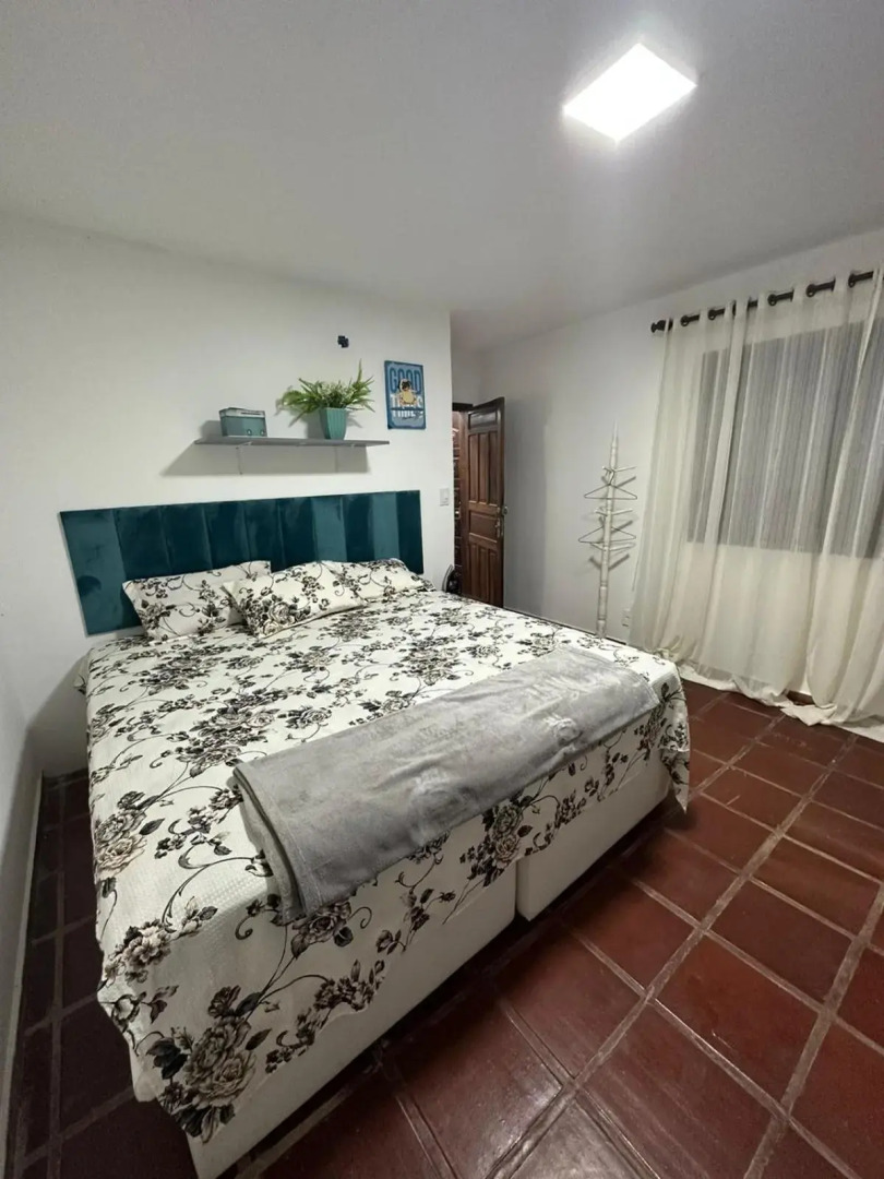 Sítio com piscina e lareira