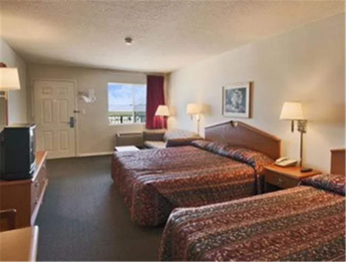 Summit Inn & Suites - Hempstead