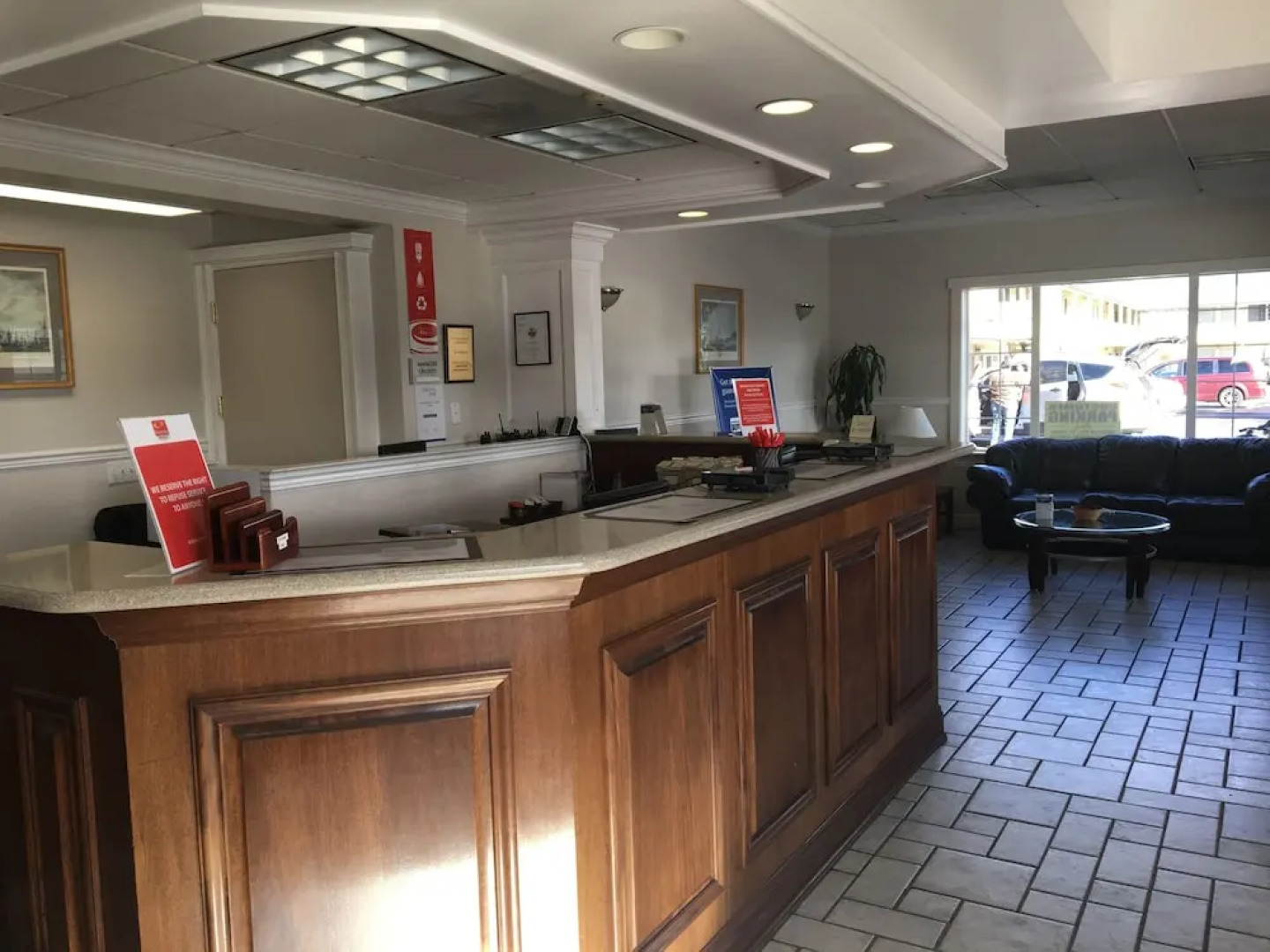 Econo Lodge Inn & Suites Central