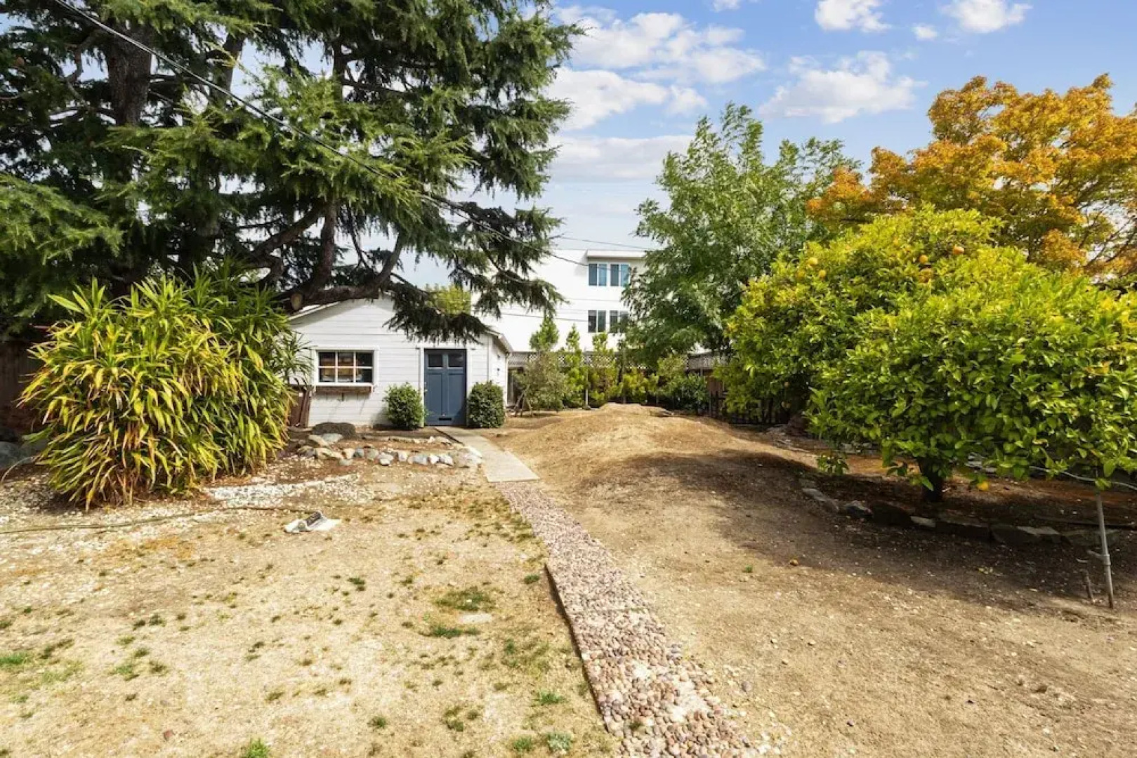 Charming Retreat With Hot Tub & Scenic Trails 2 Bedroom Home