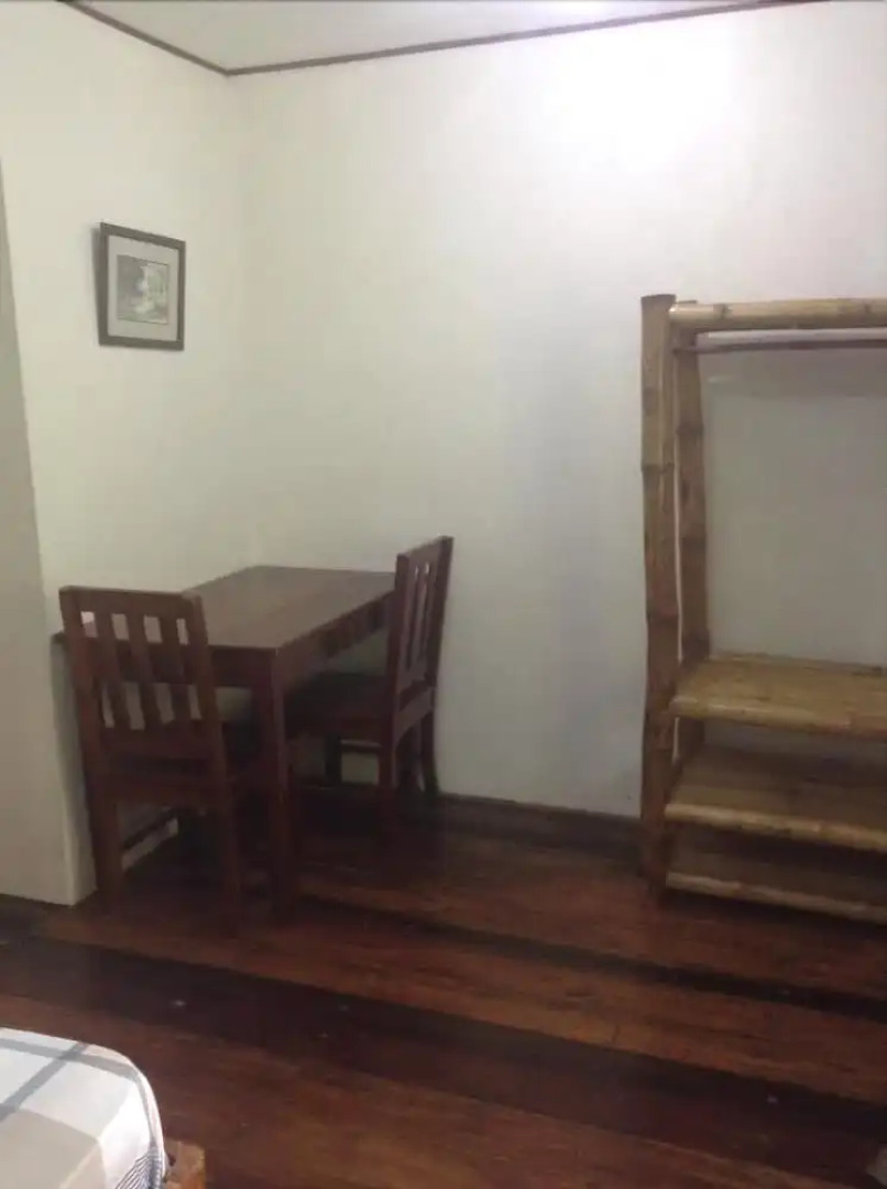 Johnnil's Tourist Inn