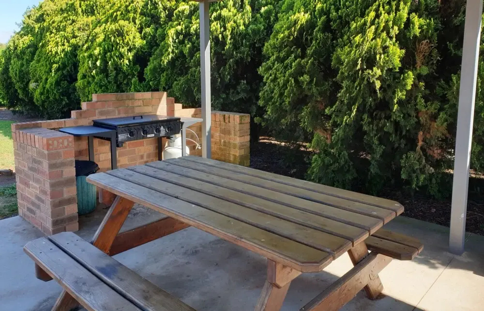 Finley Palm Motor Inn