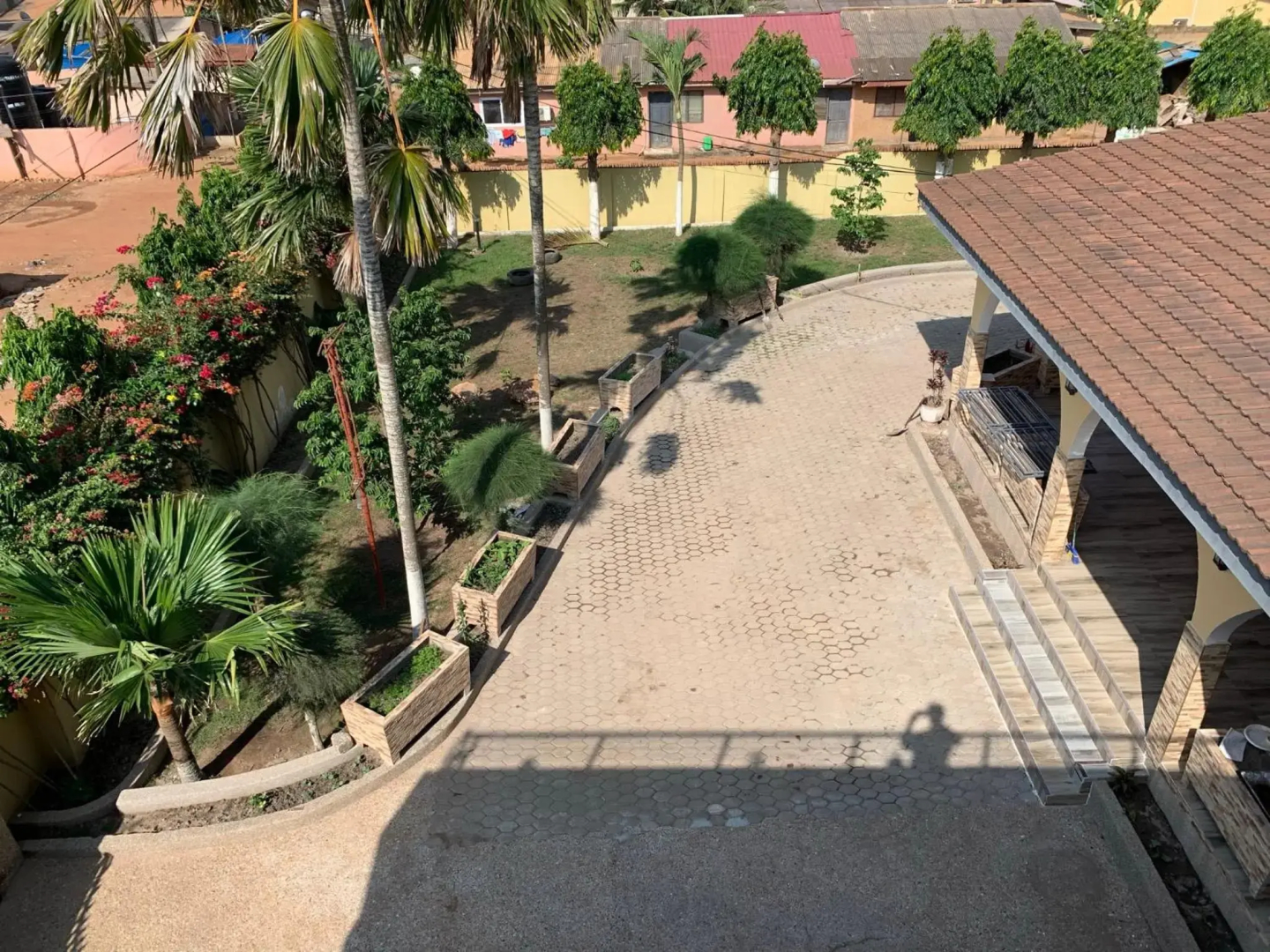 Top Base Apartments