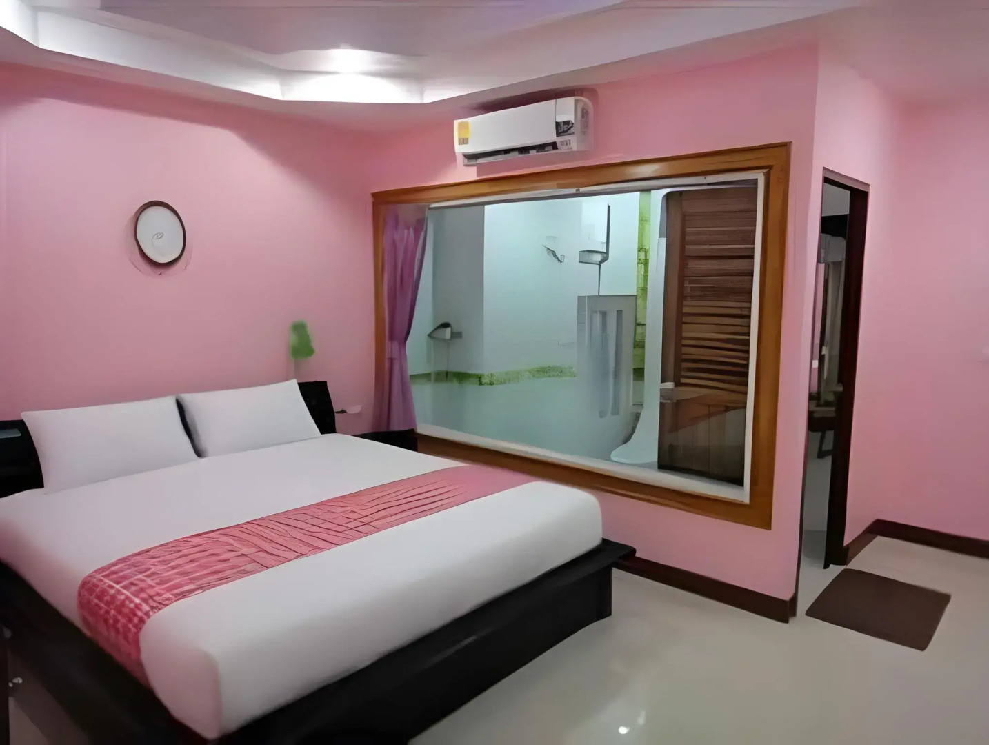 The Boss Grand Tower Hotel