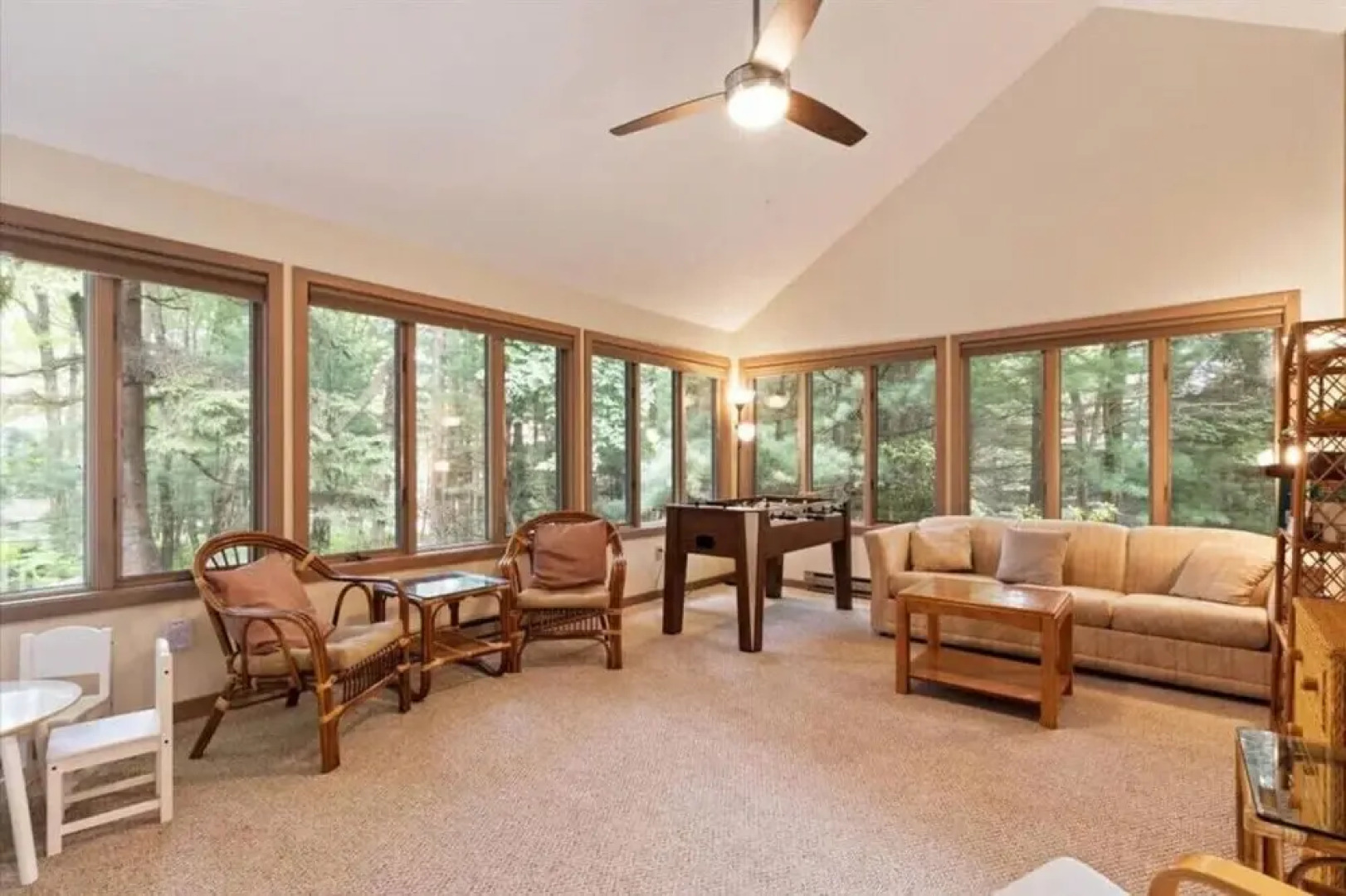 Pocono Chalet Jacuzzi Bathtub 4 BDRMS