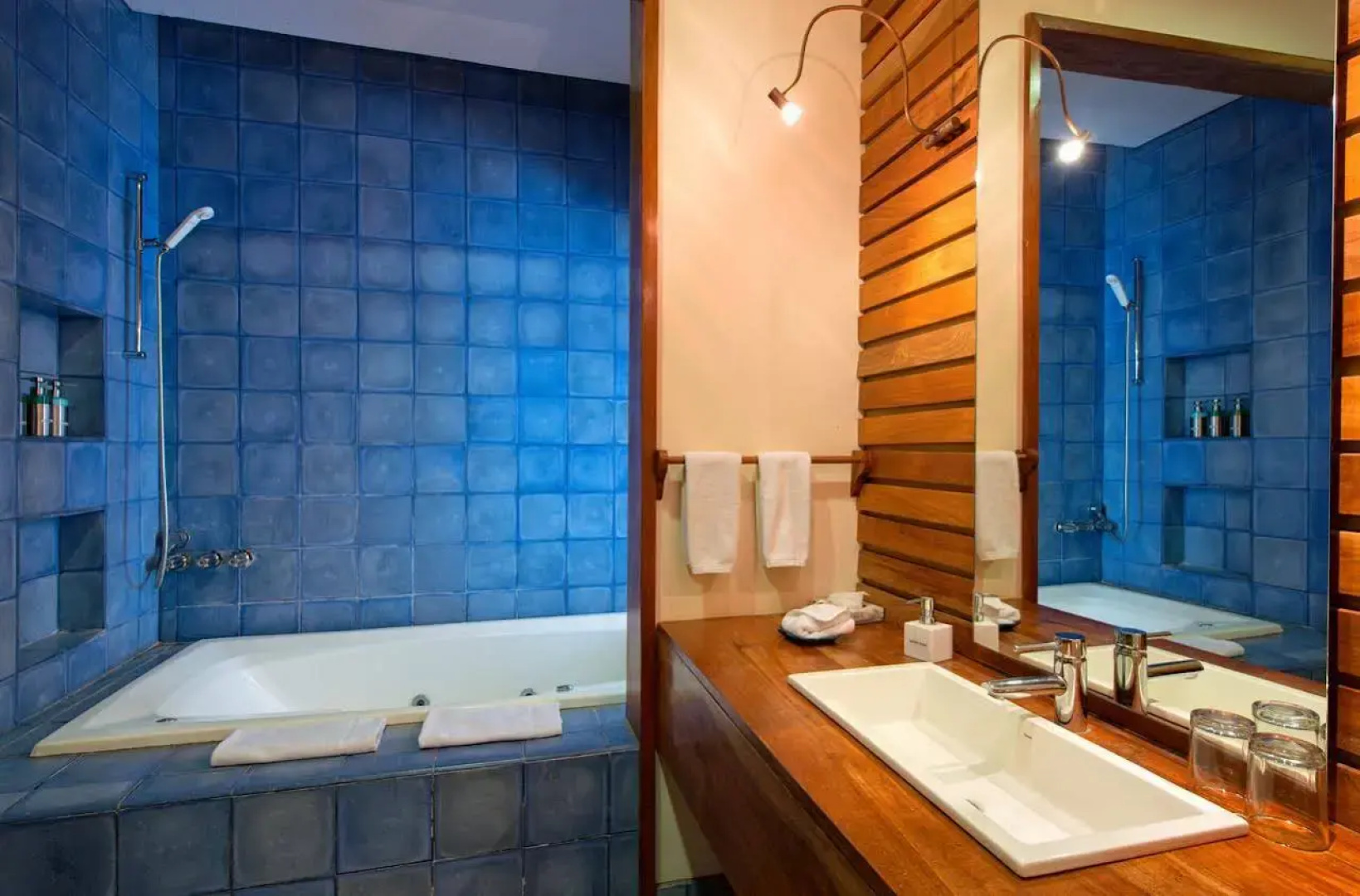 Capitán Suizo Beachfront Boutique Hotel
