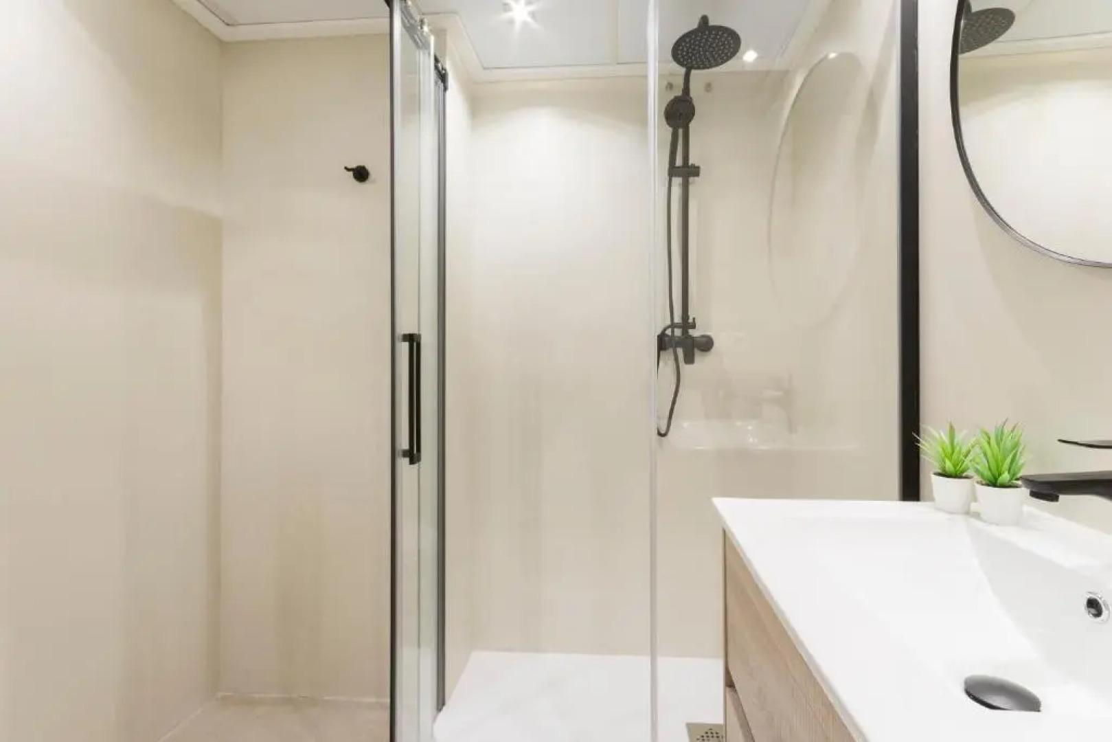 Beach & Port Apartments