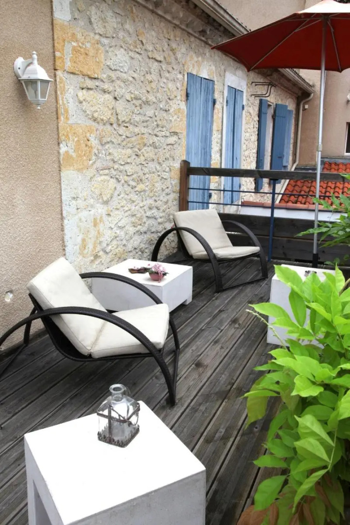 Le Continental Hotel